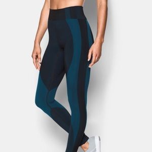 Under Armour Cropped Shirt and Leggings Set